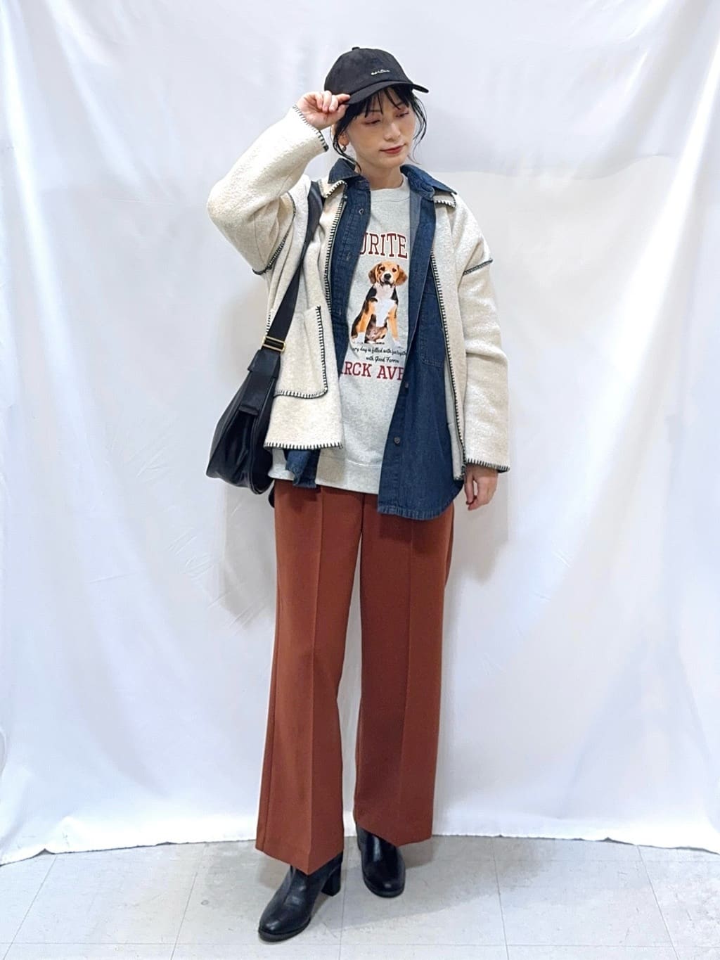 𝐇𝐢𝐫𝐨𝐦𝐢さんの「SHOO･LA･RUE｜配色ステッチがポイント 襟付きジップニットカーディガン」を使ったコーディネート