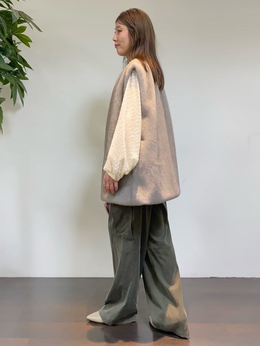 tomoさんの「UNTITLED｜【トレンド/ジレ】フェイクファーベスト」を使ったコーディネート