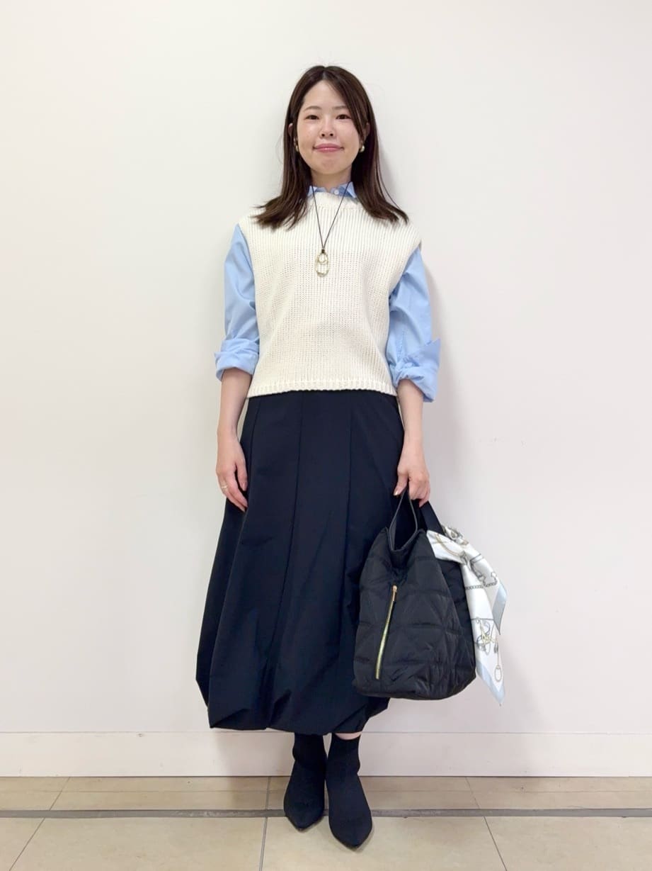 asamiさんの「UNTITLED｜【レイヤード/前ボタン】2WAYニットベスト」を使ったコーディネート