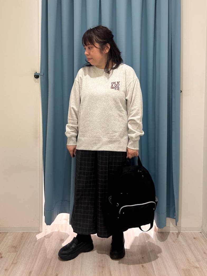 くーさんの「SHOO･LA･RUE｜グラフィックアソート裏毛スウェット」を使ったコーディネート