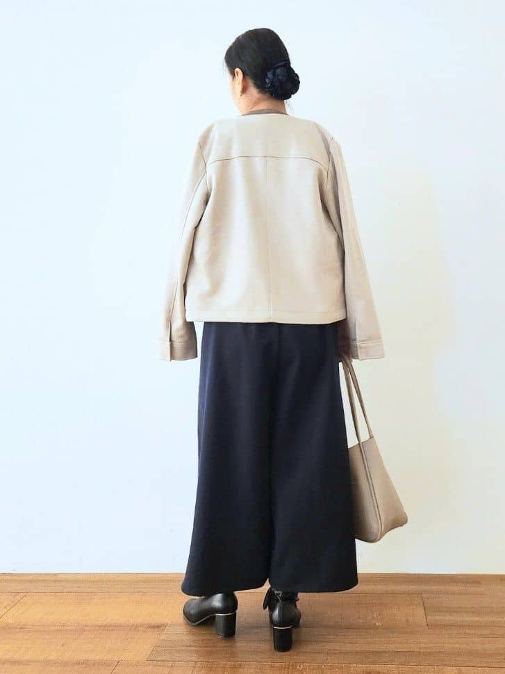 くまさんの「SHOO･LA･RUE｜【S-LL/2点セット】脚のラインを拾いにくい ベルト付きタックスカーチョパンツ」を使ったコーディネート