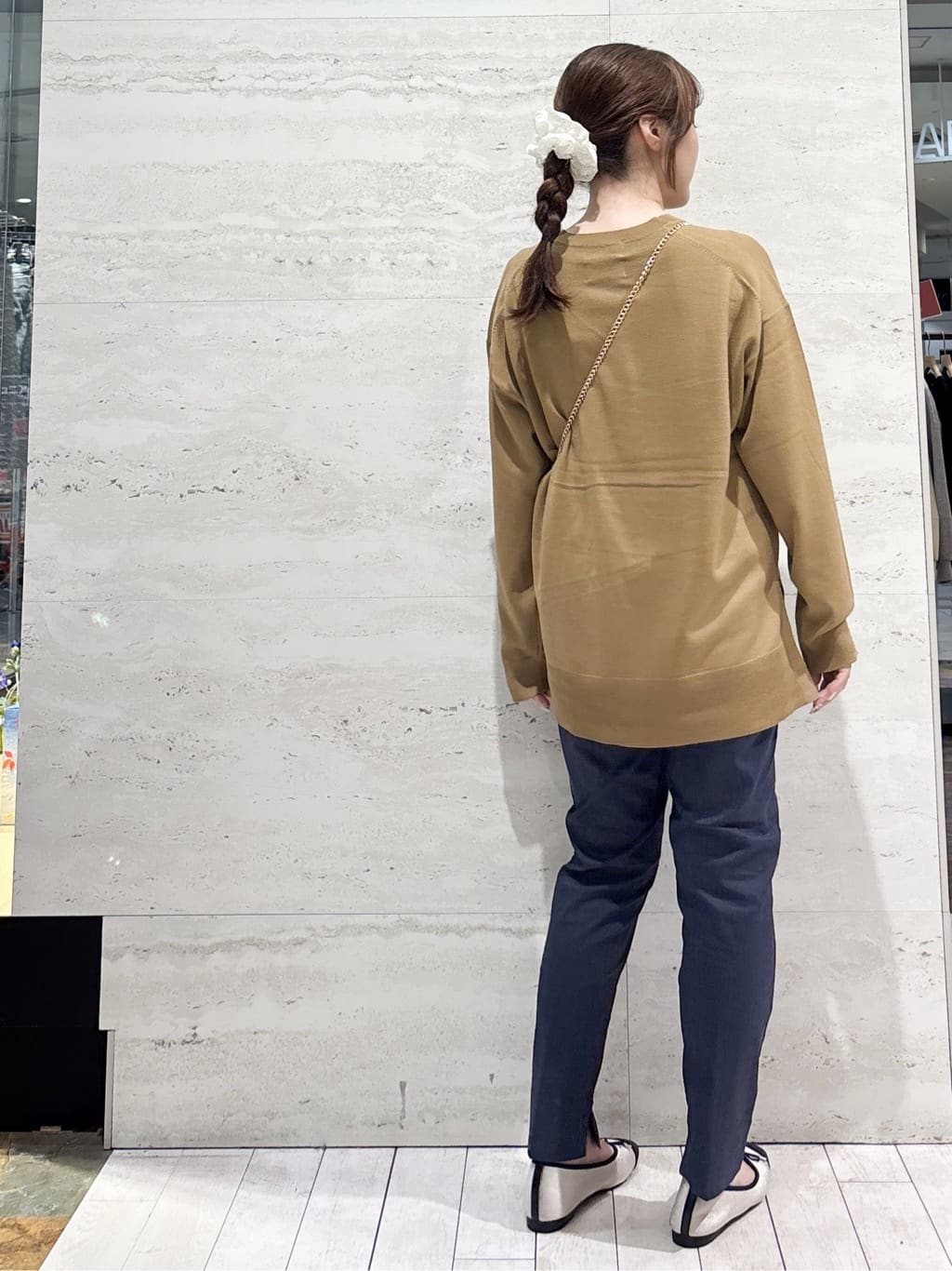 かほさんの「OPAQUE.CLIP｜《S-LLサイズ》ハイストレッチスティックパンツ【洗濯機洗い可／接触冷感】」を使ったコーディネート