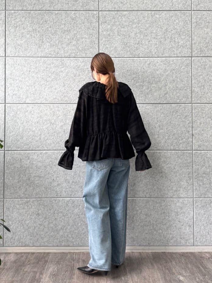 designer yukaさんの「CODE A｜dream ruffle lace blouse」を使ったコーディネート