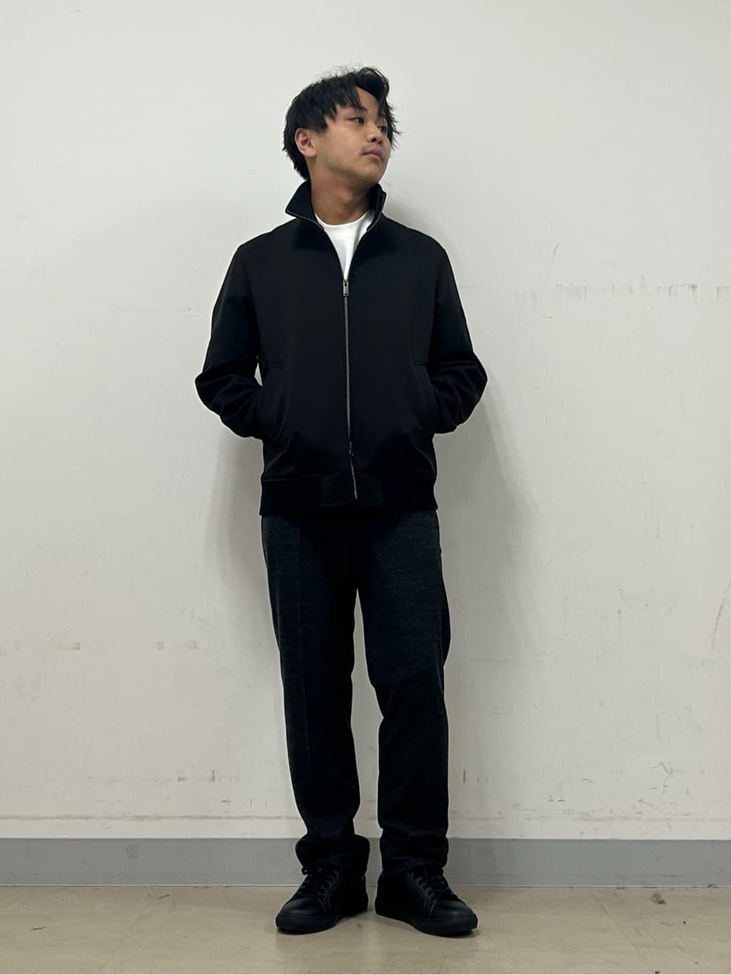 Hiroさんの「TAKEO KIKUCHI｜【JUST ONE LAYER】ダウンファブリック ジップアップ リブ ブルゾン」を使ったコーディネート