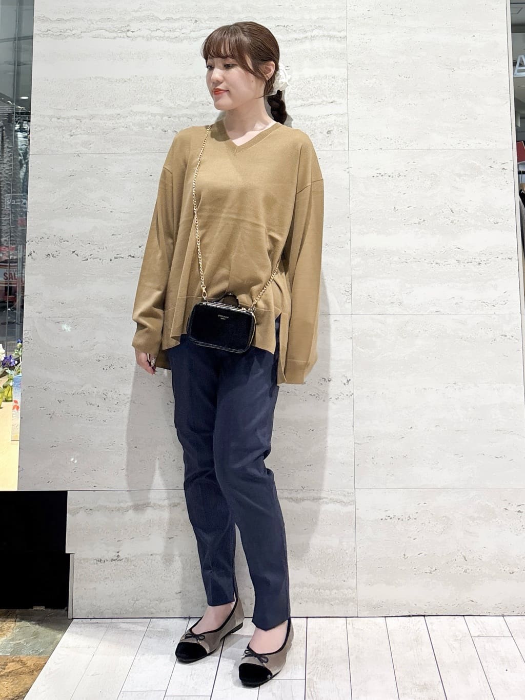 かほさんの「OPAQUE.CLIP｜《S-LLサイズ》ハイストレッチスティックパンツ【洗濯機洗い可／接触冷感】」を使ったコーディネート
