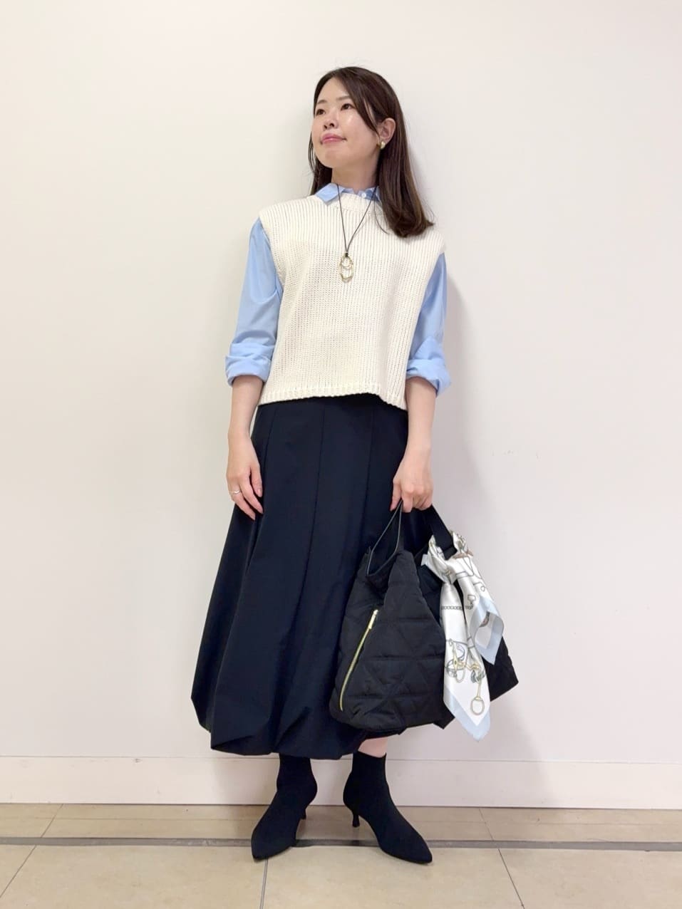 asamiさんの「UNTITLED｜【レイヤード/前ボタン】2WAYニットベスト」を使ったコーディネート
