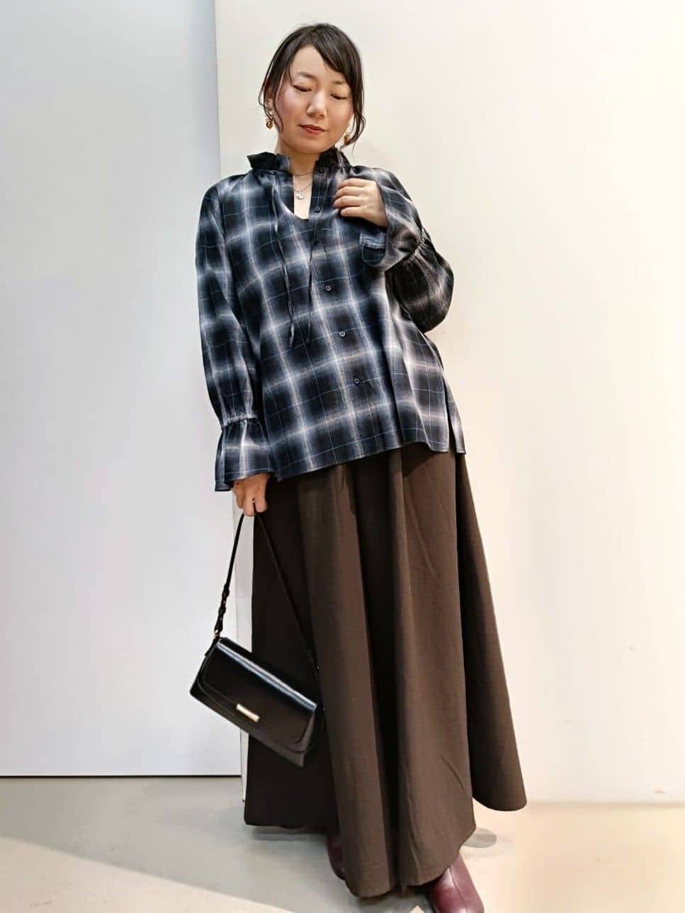 あんさんの「THE SHOP TK｜起毛オンブレフリルブラウス」を使ったコーディネート