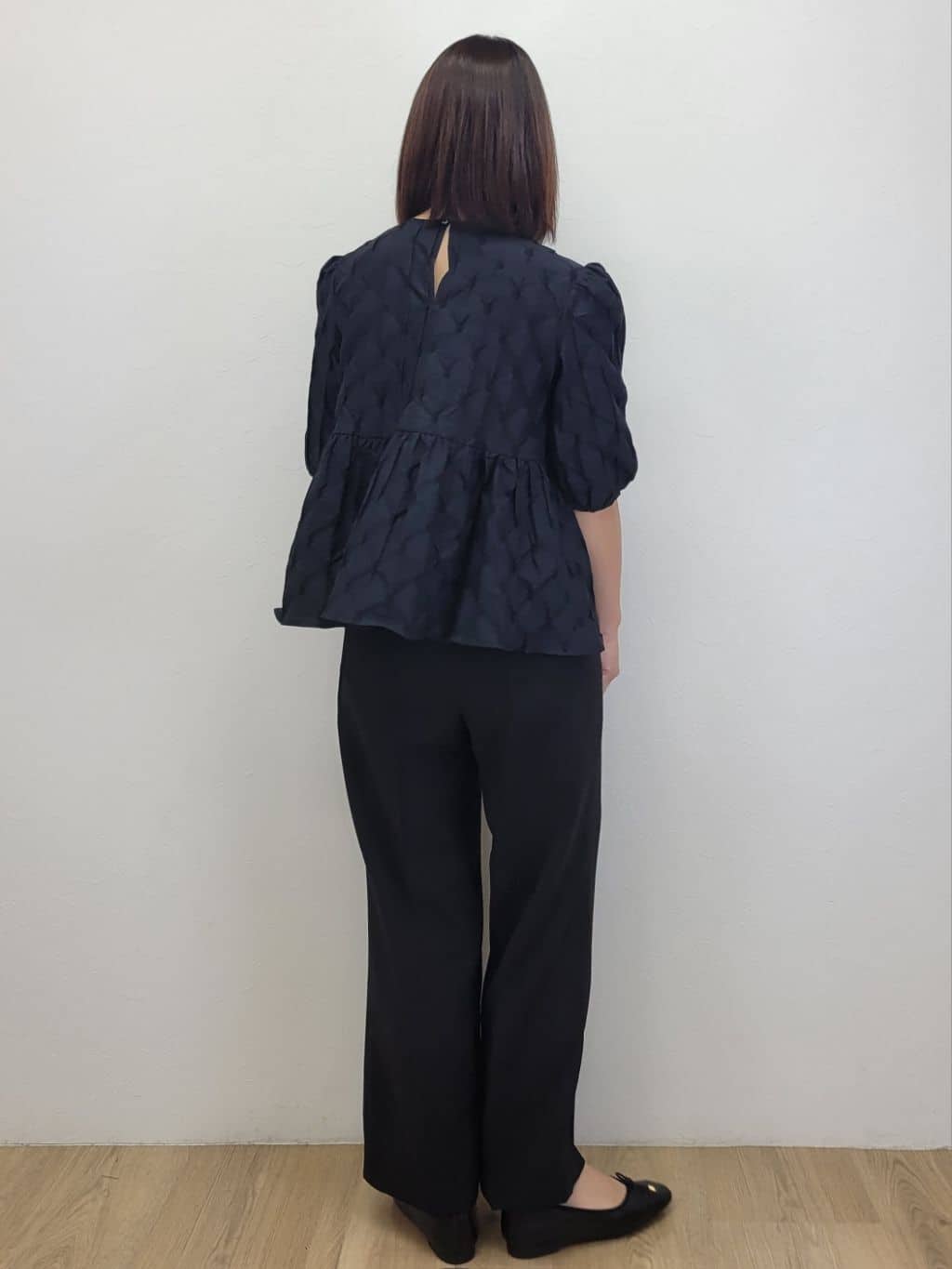 LISAさんの「OPAQUE.CLIP｜ふくれジャカードペプラムブラウス【洗濯機洗い可】」を使ったコーディネート