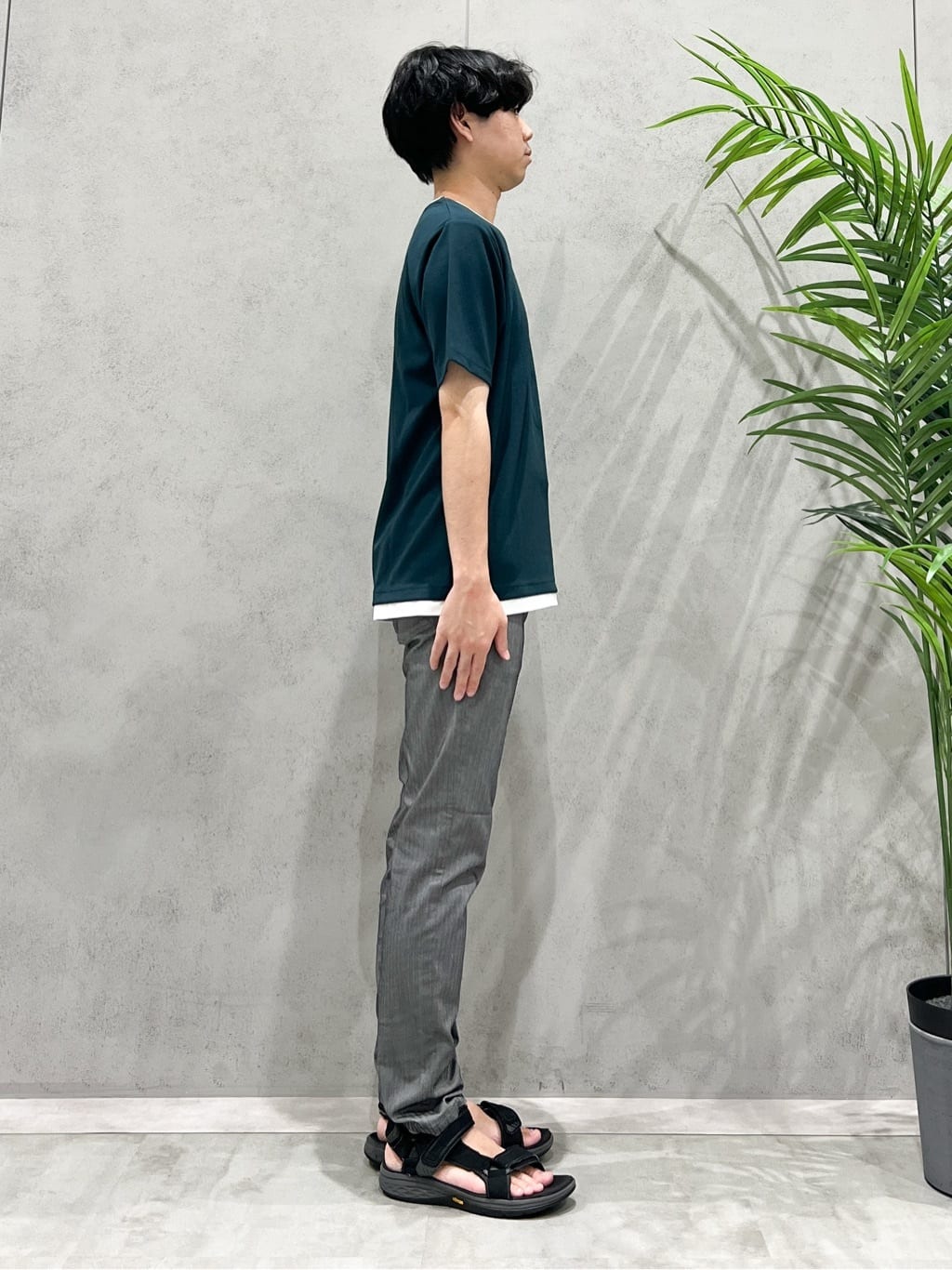 SHI-MAさんの「THE SHOP TK｜ツイルキーネック 半袖Tシャツ 接触冷感/洗濯機OK」を使ったコーディネート