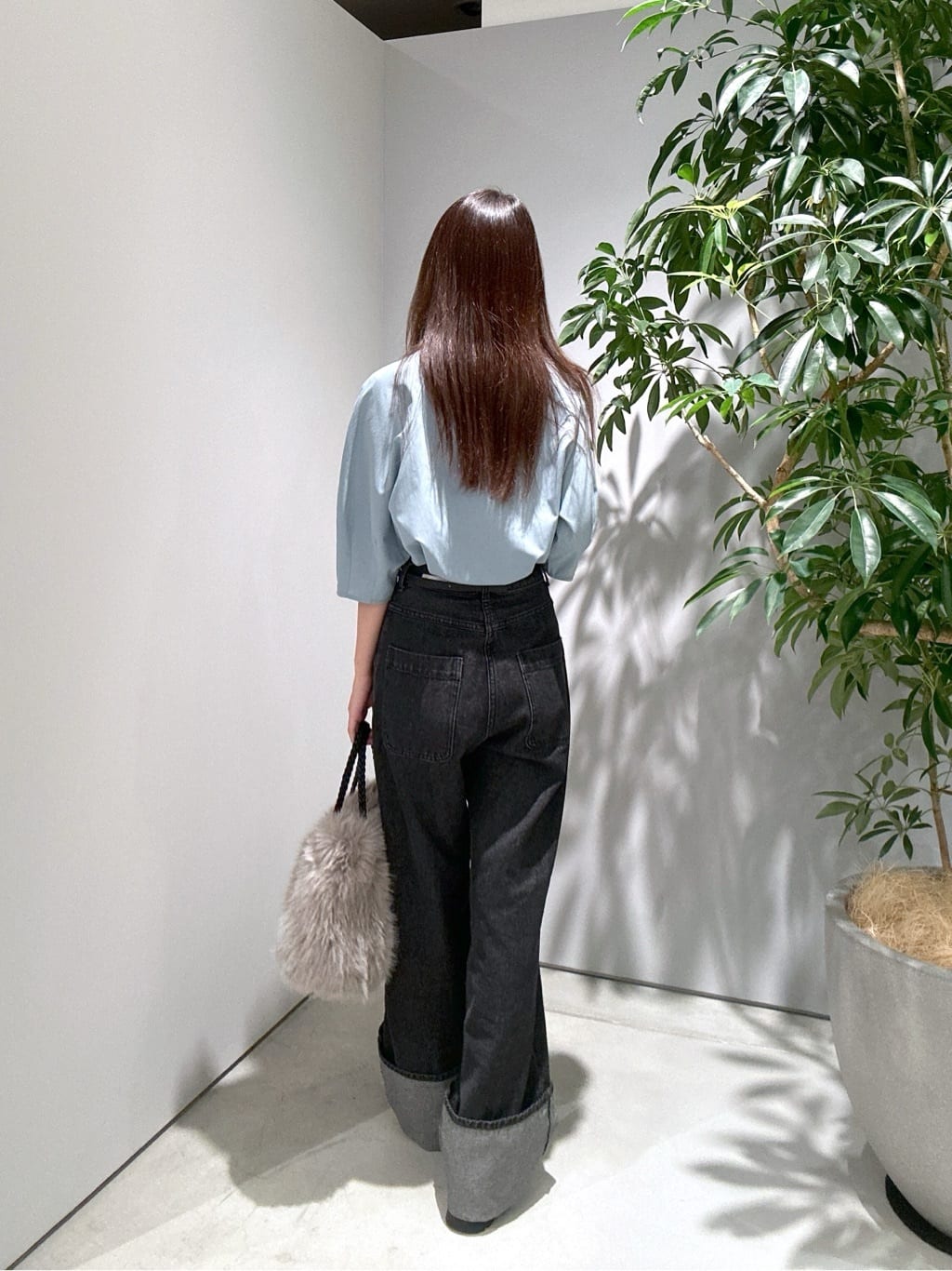 Renoさんの「INDIVI｜ボトルネックブラウス」を使ったコーディネート