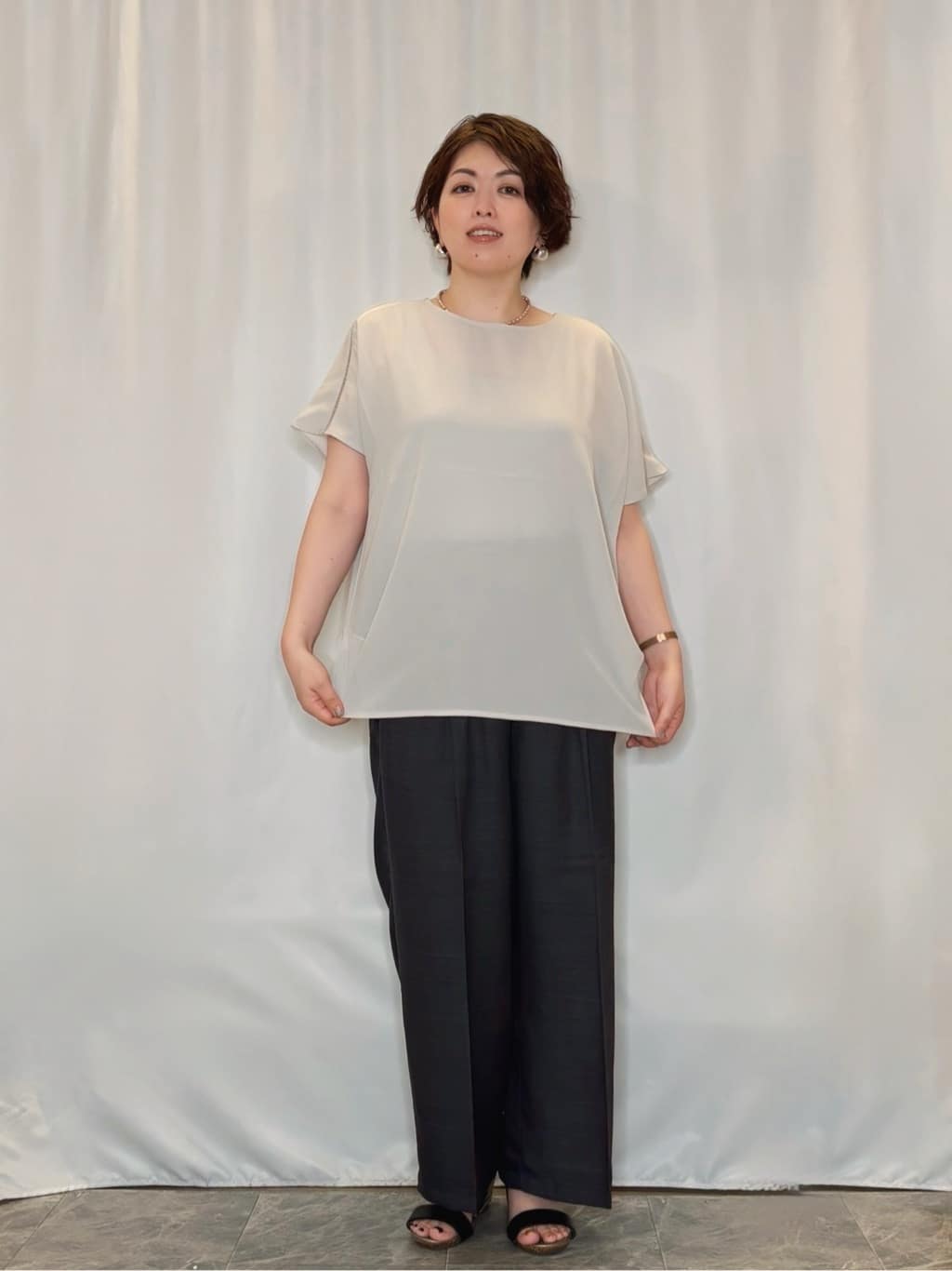たみさんの「SHOO･LA･RUE｜【S-LL/ひんやり/洗濯後しわになりにくい】インせず決まる はしごレースドルマンブラウス」を使ったコーディネート