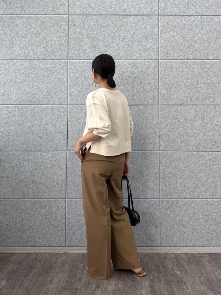 ayanoさんの「INDIVI｜フォルムスリーブカットソー」を使ったコーディネート