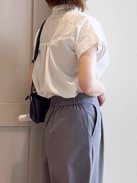 yamakoさんの「grove｜涼やかさと上品さを兼ね備えた　レースシャツブラウス」を使ったコーディネート