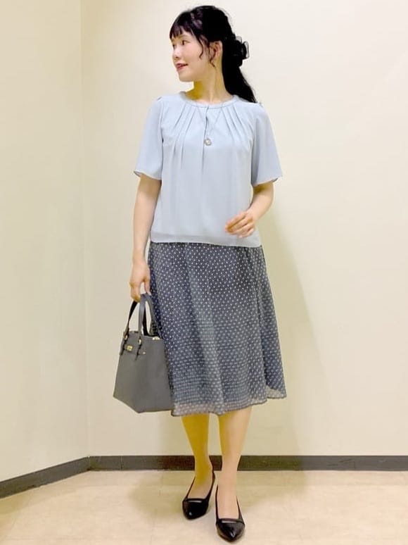  beni_gingerさんの「Reflect｜【一枚着で着映え◎／ジャケットのインナーにも】フロント開きブラウス」を使ったコーディネート