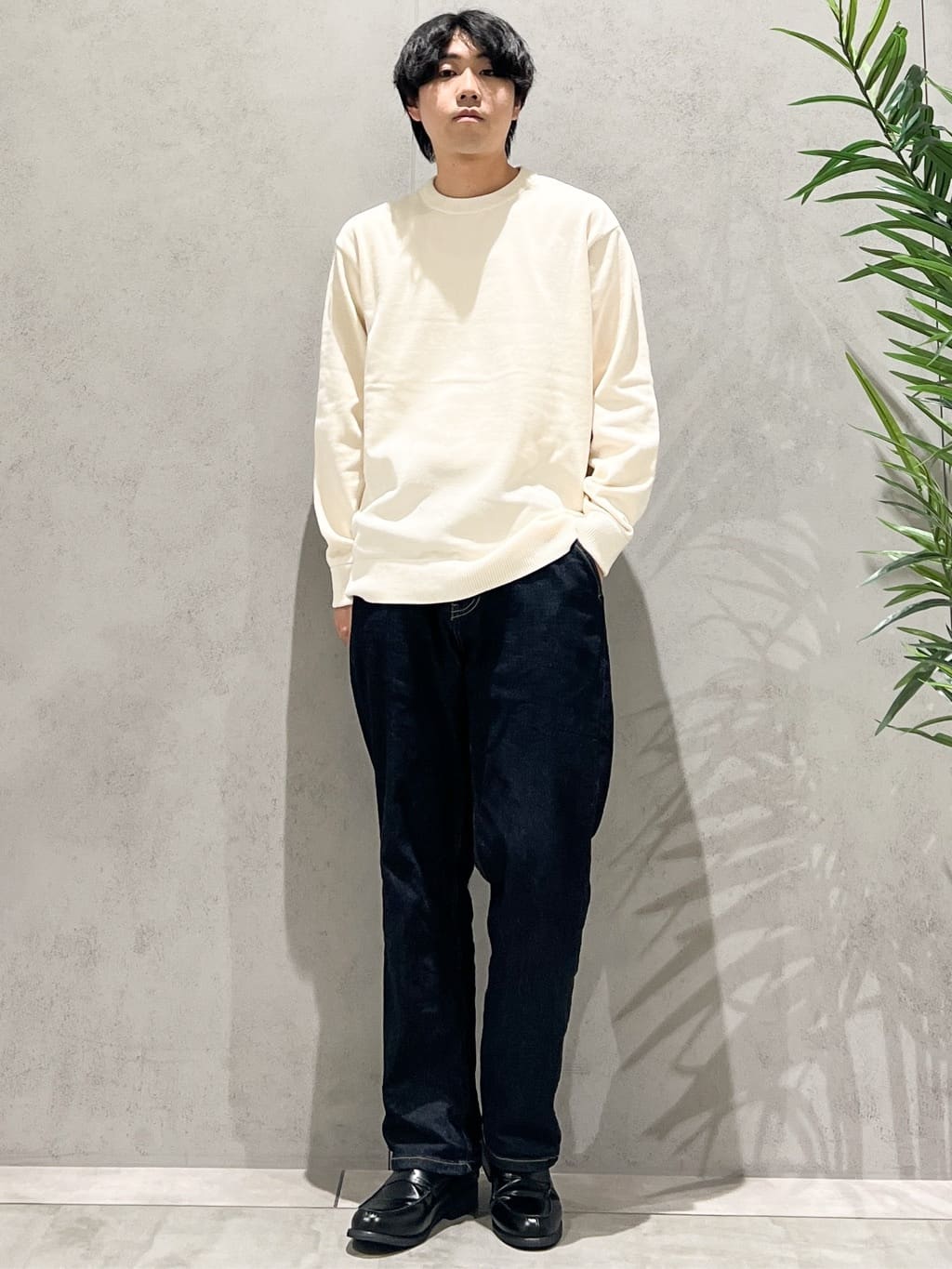 SHI-MAさんの「THE SHOP TK｜【触れるたびに心地良い】ライトモールニット　洗濯機OK/ユニセックスでおすすめ！」を使ったコーディネート