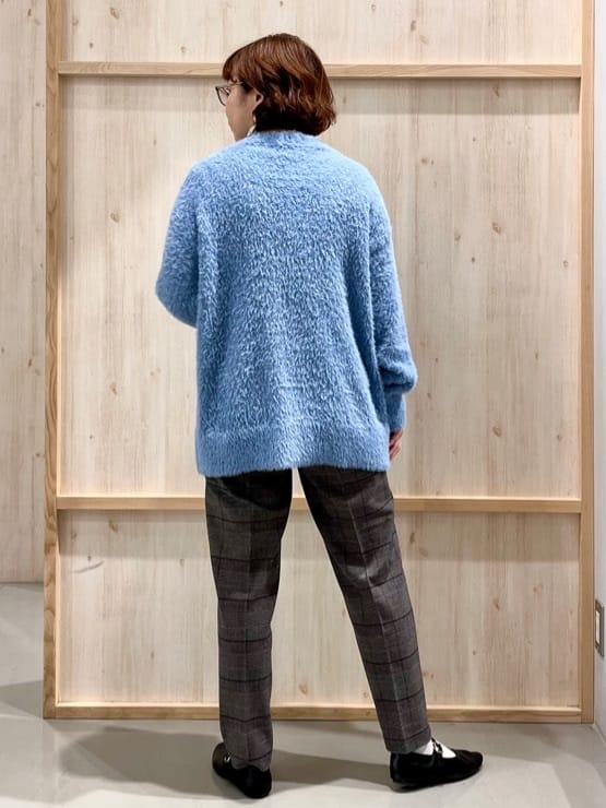 nakoさんの「THE SHOP TK｜【ふわふわあったか】フェザーカーディガン」を使ったコーディネート