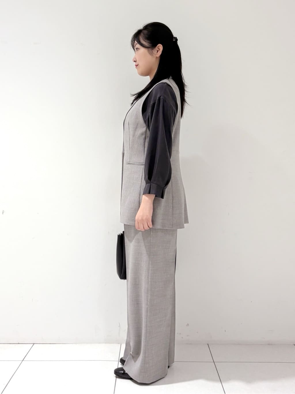 momokoさんの「INDIVI｜【セットアップ可能】凹凸ストレッチ素材テーラードカラージレジャケット」を使ったコーディネート