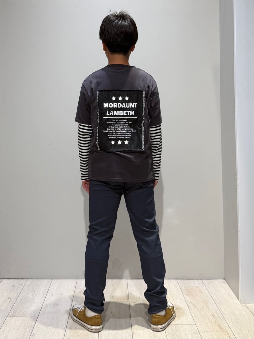 kuboさんの「THE SHOP TK｜【110－160】レイヤード風デニムアップリケロンTee」を使ったコーディネート