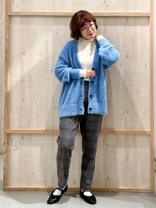 nakoさんの「THE SHOP TK｜【ふわふわあったか】フェザーカーディガン」を使ったコーディネート