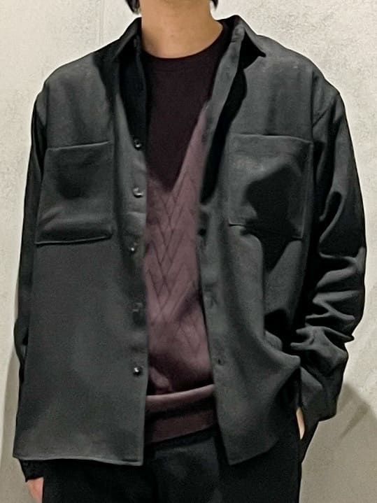 SHI-MAさんの「THE SHOP TK｜リンクスジオメトリック長袖Tシャツ【サスティナブル素材使用/洗濯機OK】」を使ったコーディネート