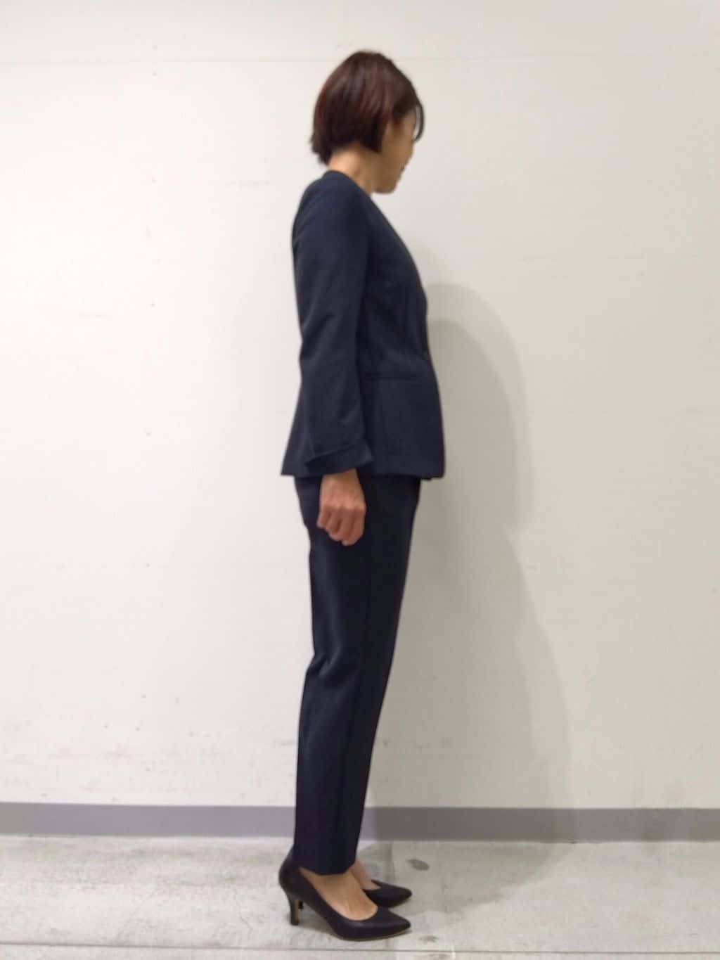 Kさんの「INDIVI｜【撥水／UVケア】ミドル丈トレンチコート」を使ったコーディネート