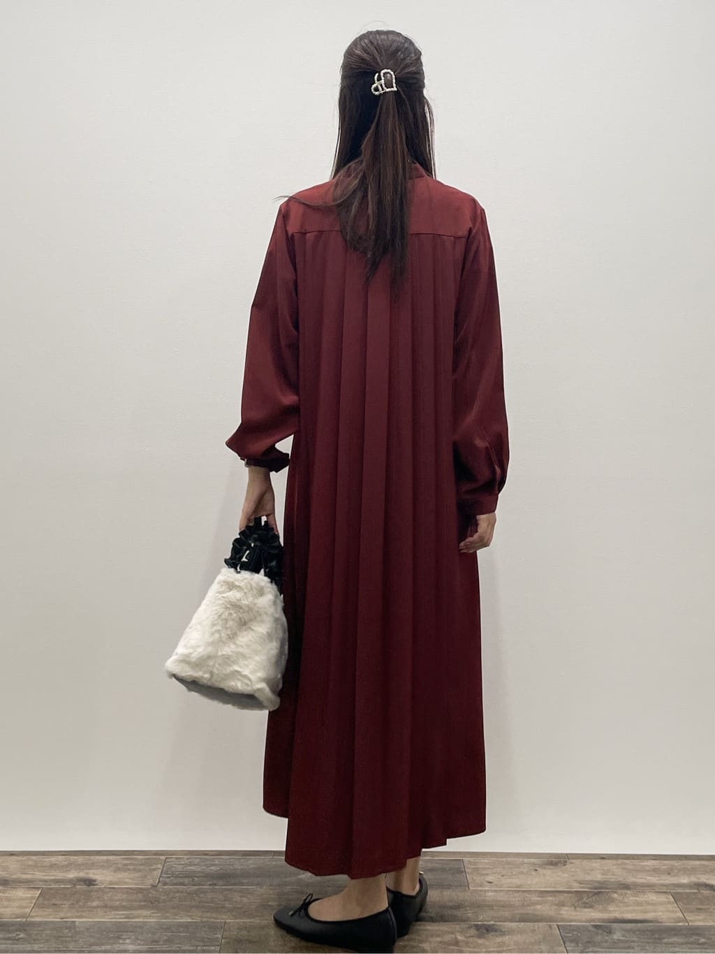 Aikoさんの「OPAQUE.CLIP｜バックプリーツワンピース【洗濯機OK】」を使ったコーディネート