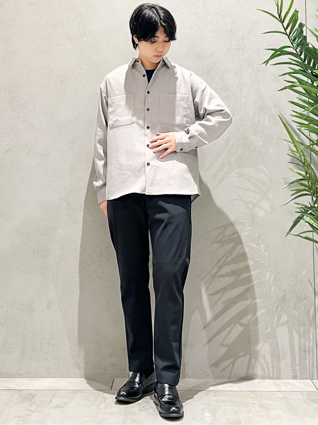 SHI-MAさんの「THE SHOP TK｜リンクスジオメトリック長袖Tシャツ【サスティナブル素材使用/洗濯機OK】」を使ったコーディネート