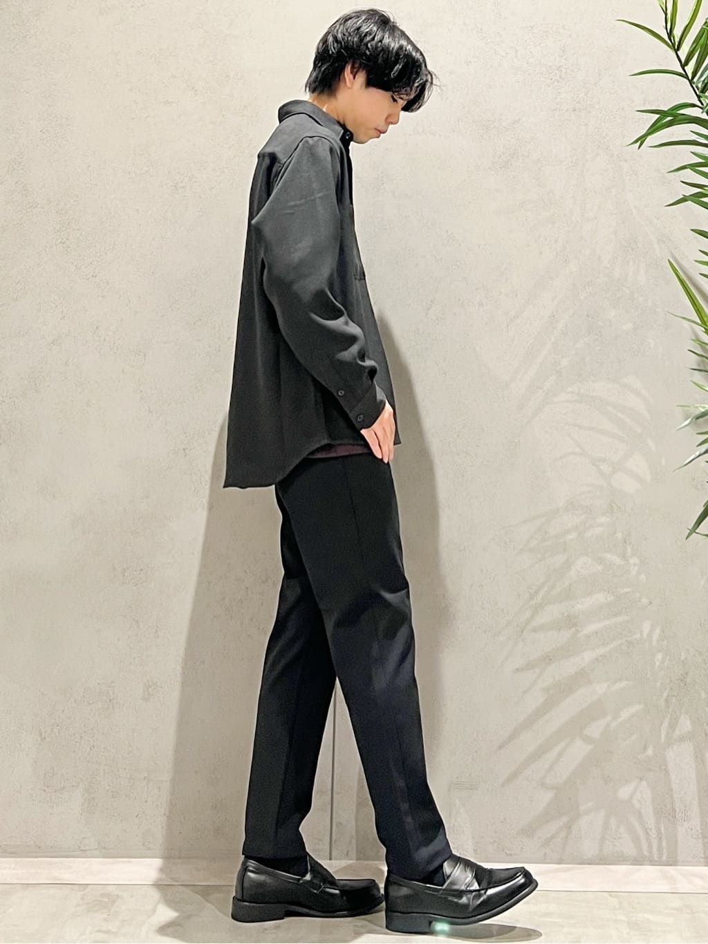 SHI-MAさんの「THE SHOP TK｜リンクスジオメトリック長袖Tシャツ【サスティナブル素材使用/洗濯機OK】」を使ったコーディネート