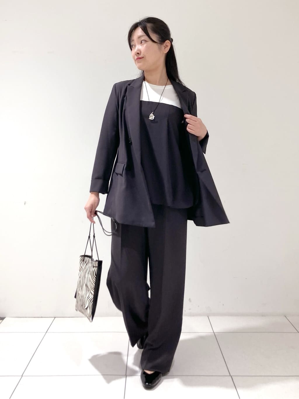 momokoさんの「INDIVI｜【軽く羽織れる！】ダブルジャケット」を使ったコーディネート