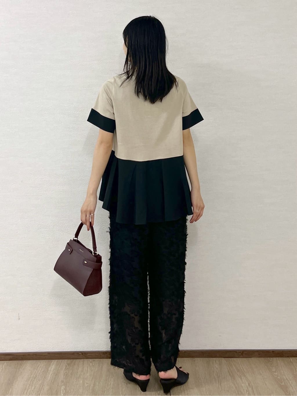 sachikoさんの「OPAQUE.CLIP｜配色フハクドッキングペプラムトップス【洗濯機洗い可／抗ピル】」を使ったコーディネート