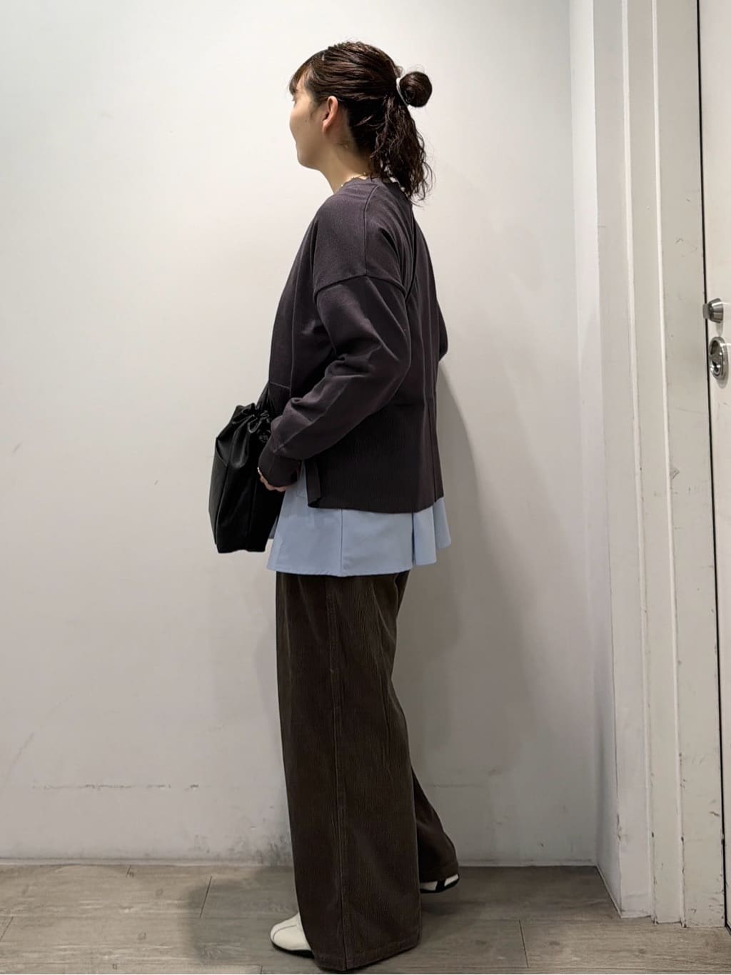 sumicaさんの「OPAQUE.CLIP｜《ツインセット》リラクシーサイドスリットニット&times;ドッキングタンク【洗濯機洗い可】」を使ったコーディネート