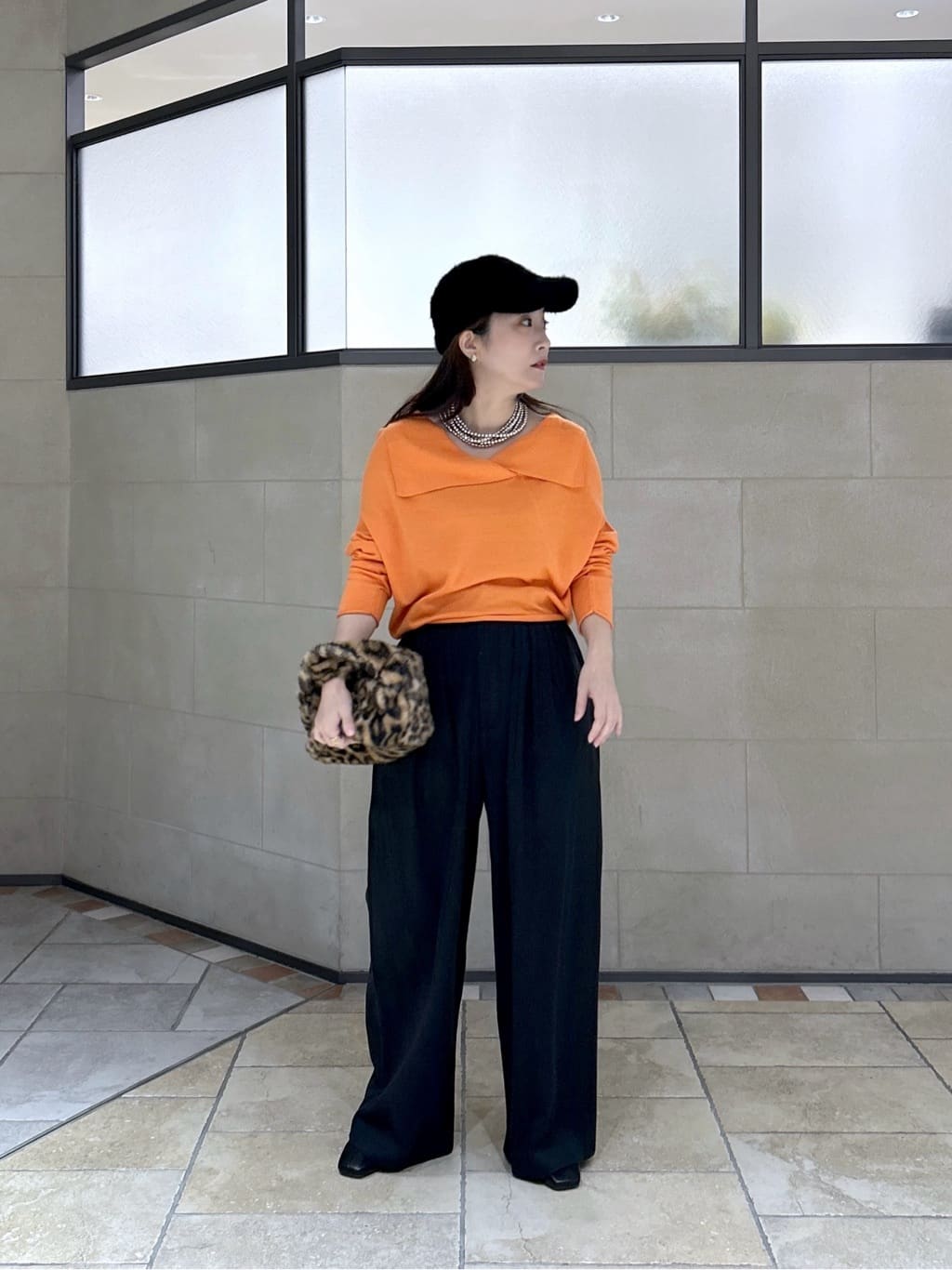 よねさんの「INDIVI｜2Wayドレープスリットニット」を使ったコーディネート