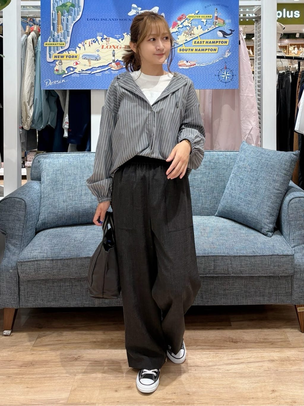 yuinaさんの「Dessin｜【洗える】ストライプフードブラウス」を使ったコーディネート