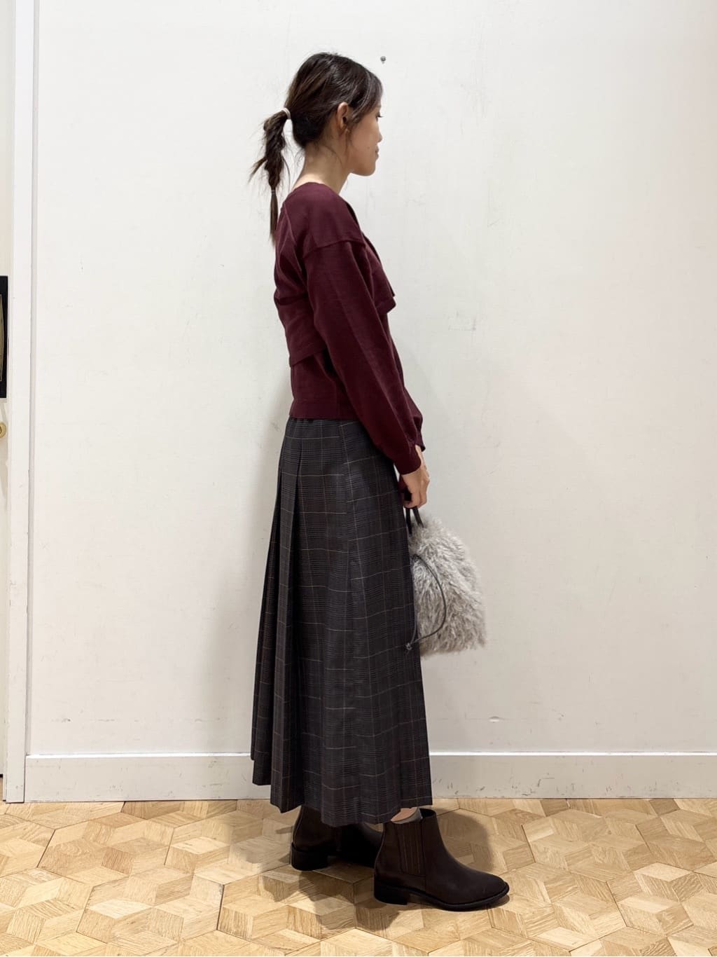 YUMIさんの「Dessin｜【2点セット/3WAY/洗える】ノースリーブインナー付きVネックショート丈ニット」を使ったコーディネート