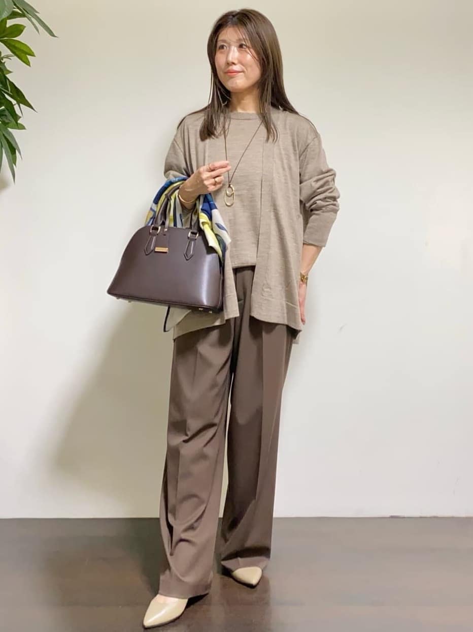 tomoさんの「UNTITLED｜【アンサンブル可/洗える】シルクウールカシミヤ ドルマンスリーブニット」を使ったコーディネート