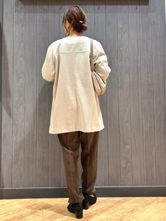 meiさんの「SHOO･LA･RUE｜【S-LL】上品さを纏う やわらかフェイクスエード ミドル丈ブルゾン」を使ったコーディネート