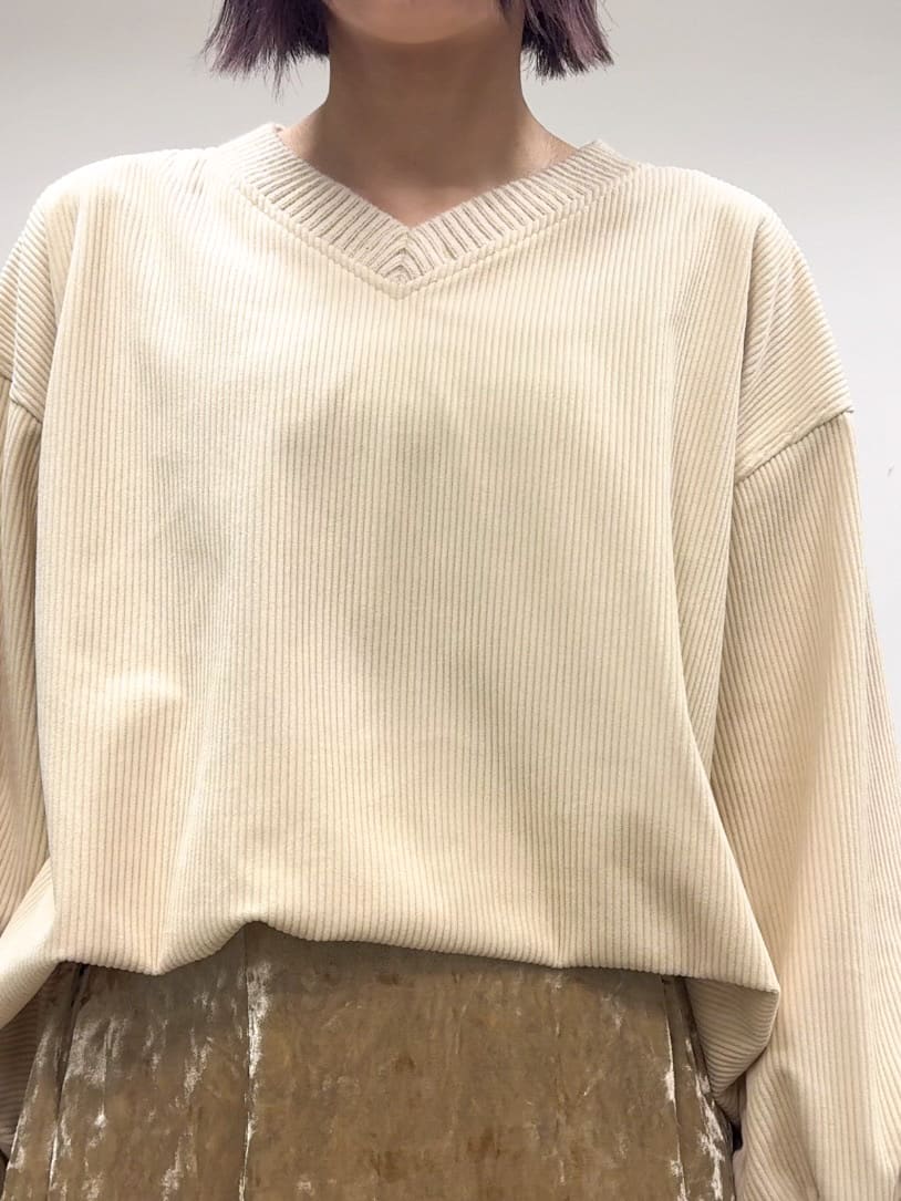 𝐜𝐡𝐢𝐤𝐚さんの「SHOO･LA･RUE｜【S-LL】光沢感が華やかに ベロア調ナロースカート」を使ったコーディネート