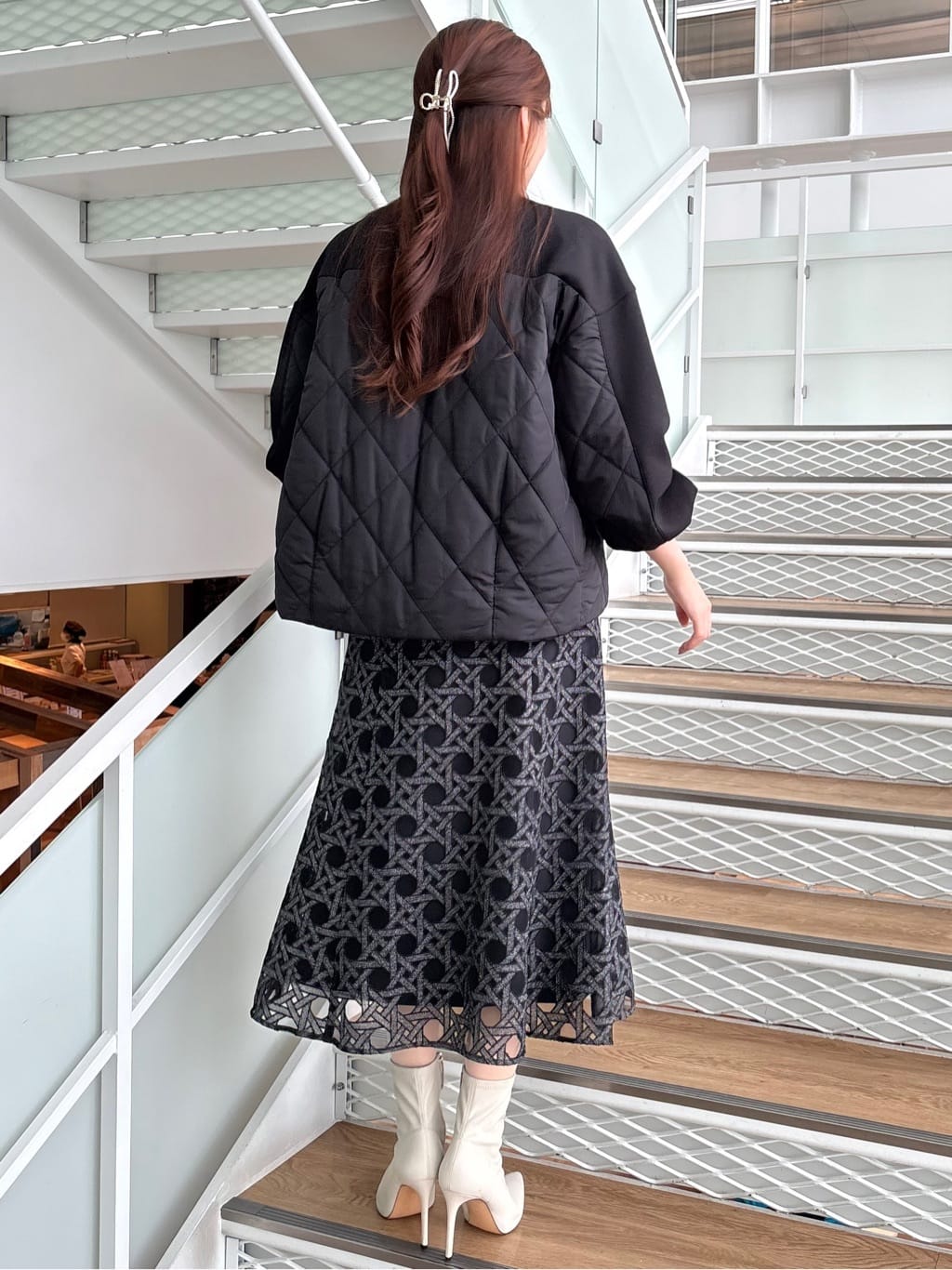 sayaさんの「COUP DE CHANCE｜【日本製】シアー刺繍のフレアースカート」を使ったコーディネート