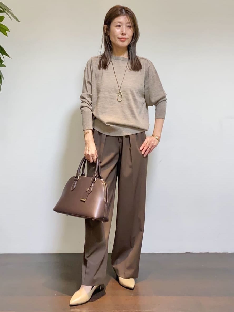 tomoさんの「UNTITLED｜【アンサンブル可/洗える】シルクウールカシミヤ ドルマンスリーブニット」を使ったコーディネート