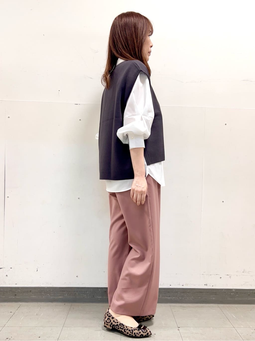 yuさんの「Reflect｜【さらっと一枚で決まる／重ね着にもおすすめ◎】タックスリーブシャツブラウス」を使ったコーディネート