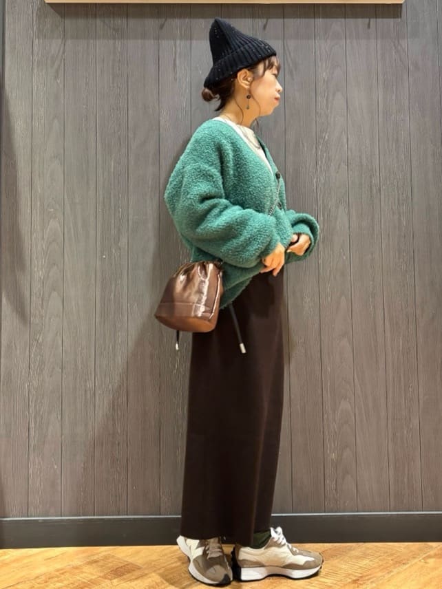 meiさんの「SHOO･LA･RUE｜【S-LL】思わず触れたくなる ふわふわ Vネックニットカーディガン」を使ったコーディネート