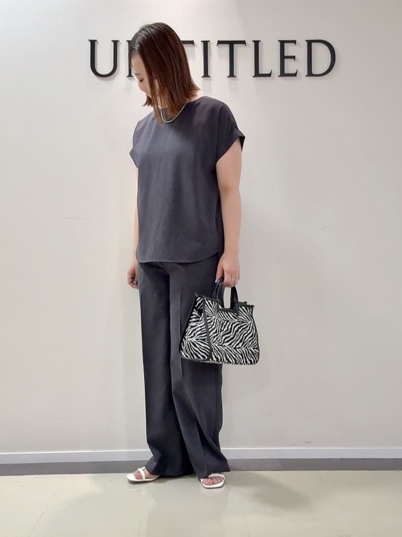 YUIさんの「UNTITLED｜【セットアップ可/はっ水/通勤】リラククール 半袖ブラウス」を使ったコーディネート