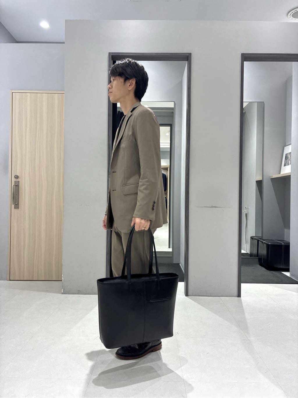 わいずみさんの「TAKEO KIKUCHI｜【360&deg;ストレッチ／セットアップ対応】None Of Stress ジャケット」を使ったコーディネート