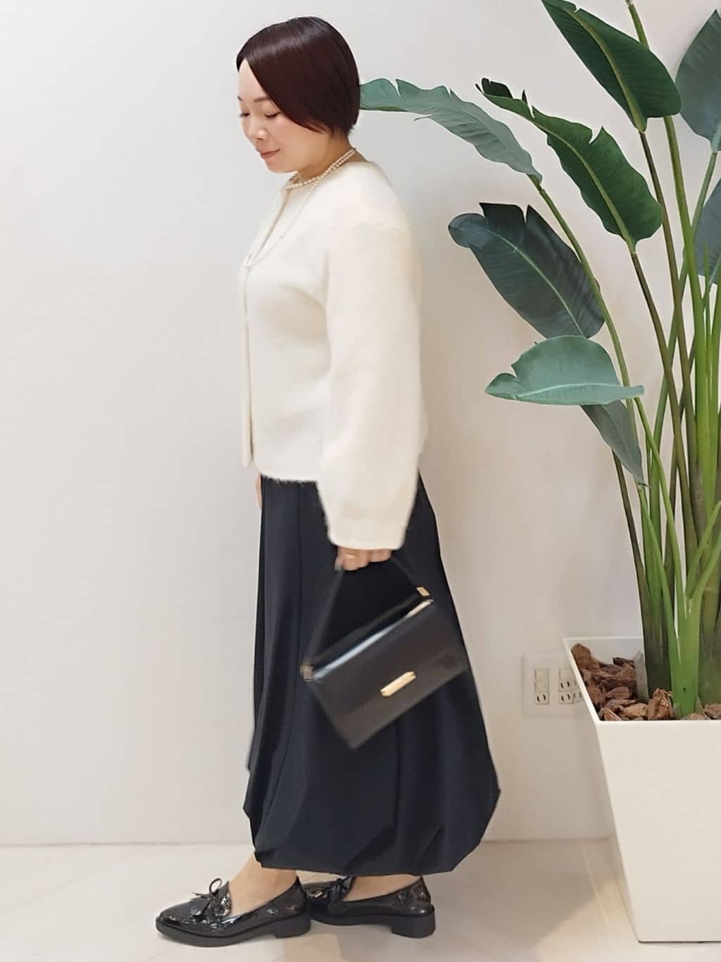 s u g iさんの「UNTITLED｜【ジャケット風/メタルボタン】アルパカ混シャギーカーディガン」を使ったコーディネート
