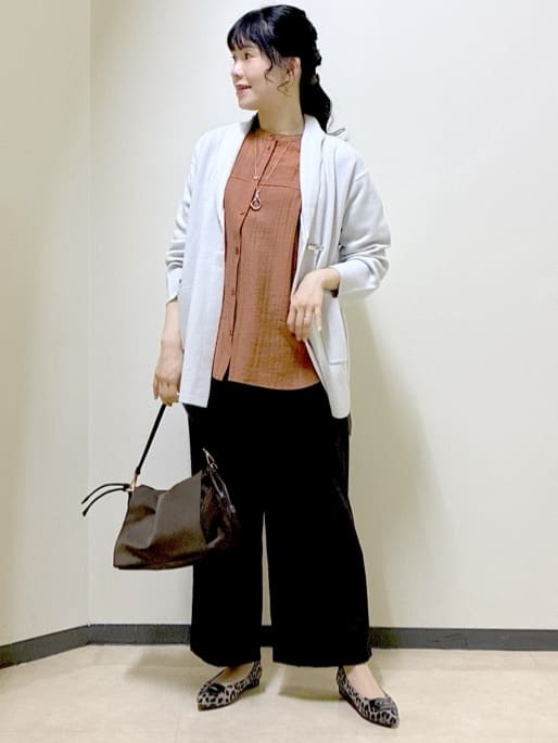  beni_gingerさんの「Reflect｜【重ね着でも一枚着でも◎】バンドカラーオーバーサイズシャツブラウス」を使ったコーディネート