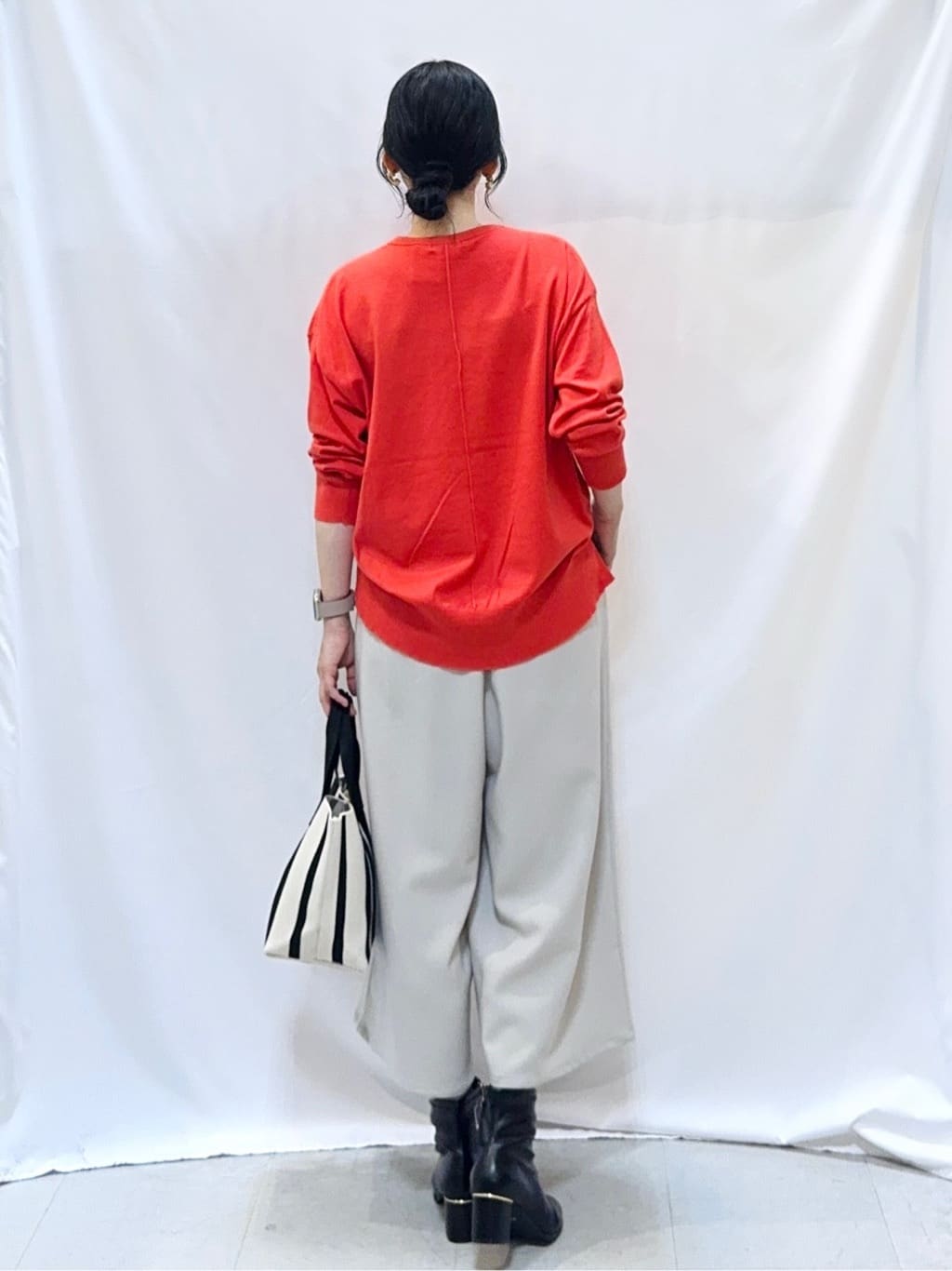 𝐇𝐢𝐫𝐨𝐦𝐢さんの「SHOO･LA･RUE｜ウエストまわりをすっきり魅せる デザインガウチョパンツ」を使ったコーディネート