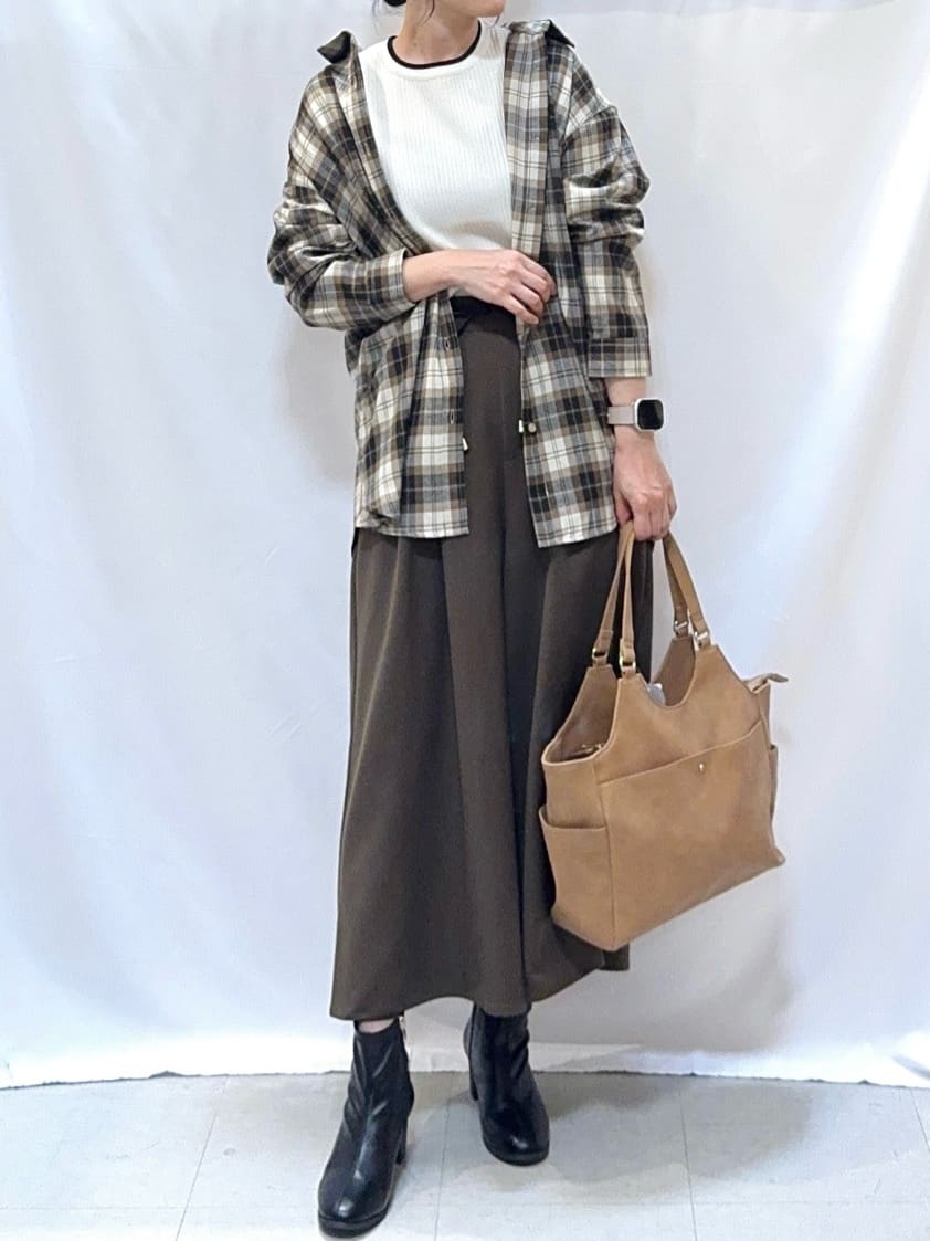 𝐇𝐢𝐫𝐨𝐦𝐢さんの「SHOO･LA･RUE｜【S-LL】柔らかさが癖になる 起毛コットン オーバーサイズシャツ」を使ったコーディネート