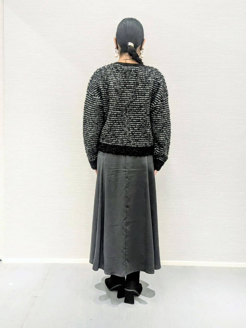 makkyさんの「UNTITLED｜【手洗い可】ラメフェザーニットカーディガン」を使ったコーディネート