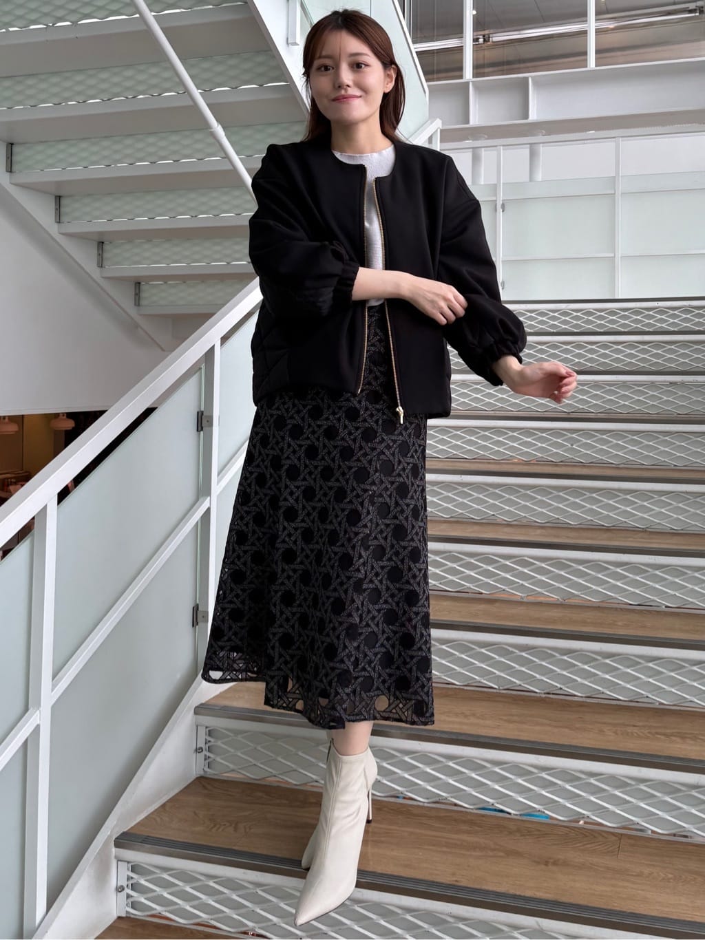 sayaさんの「COUP DE CHANCE｜【日本製】シアー刺繍のフレアースカート」を使ったコーディネート