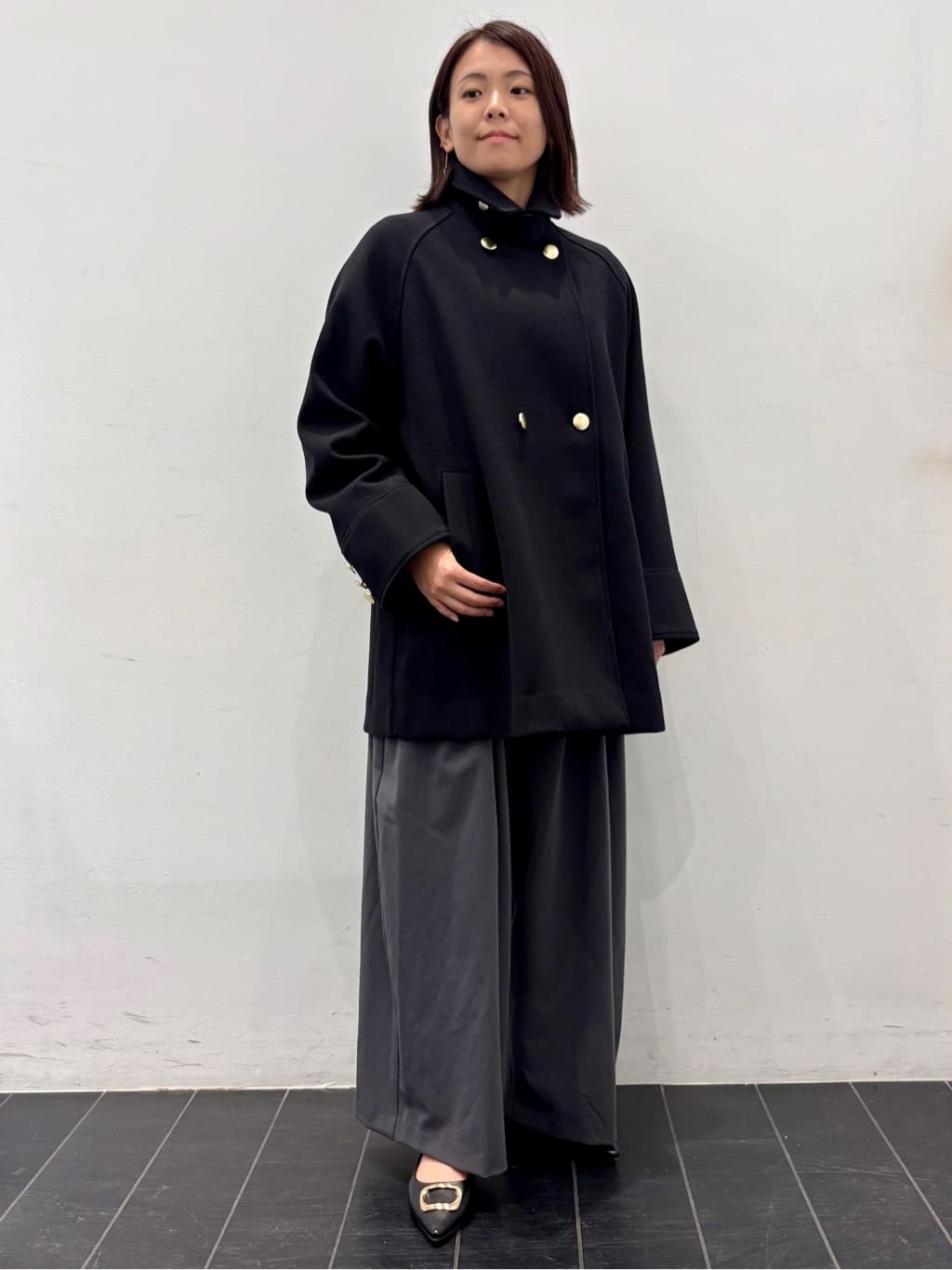おしずさんの「THE SHOP TK｜【華やかで柔らか】ふわふわフェザーニット/洗える・前後2WAY」を使ったコーディネート
